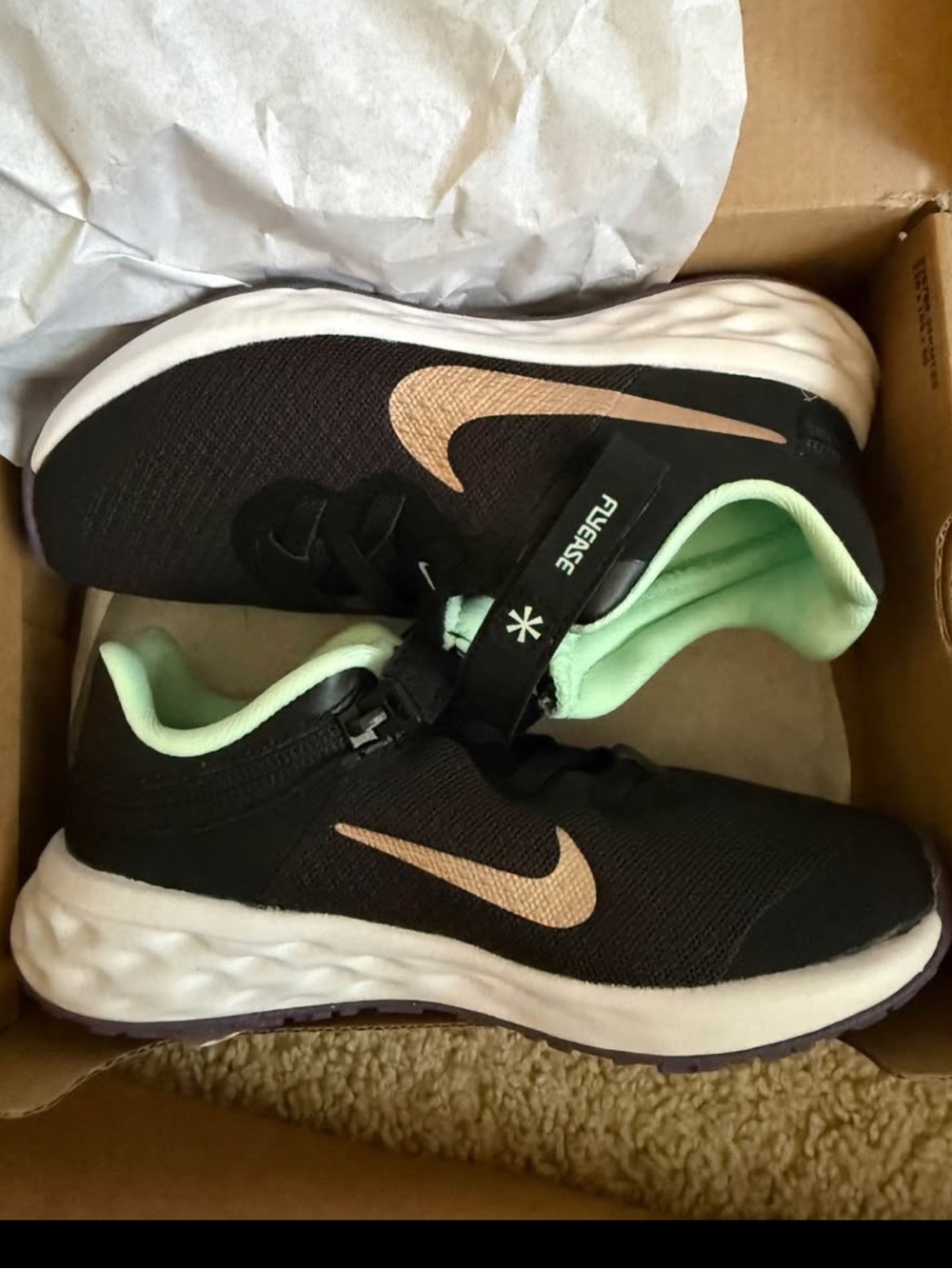 Nike Kids Black & Rose Gold FlyEase Sneaker with Mint Lining